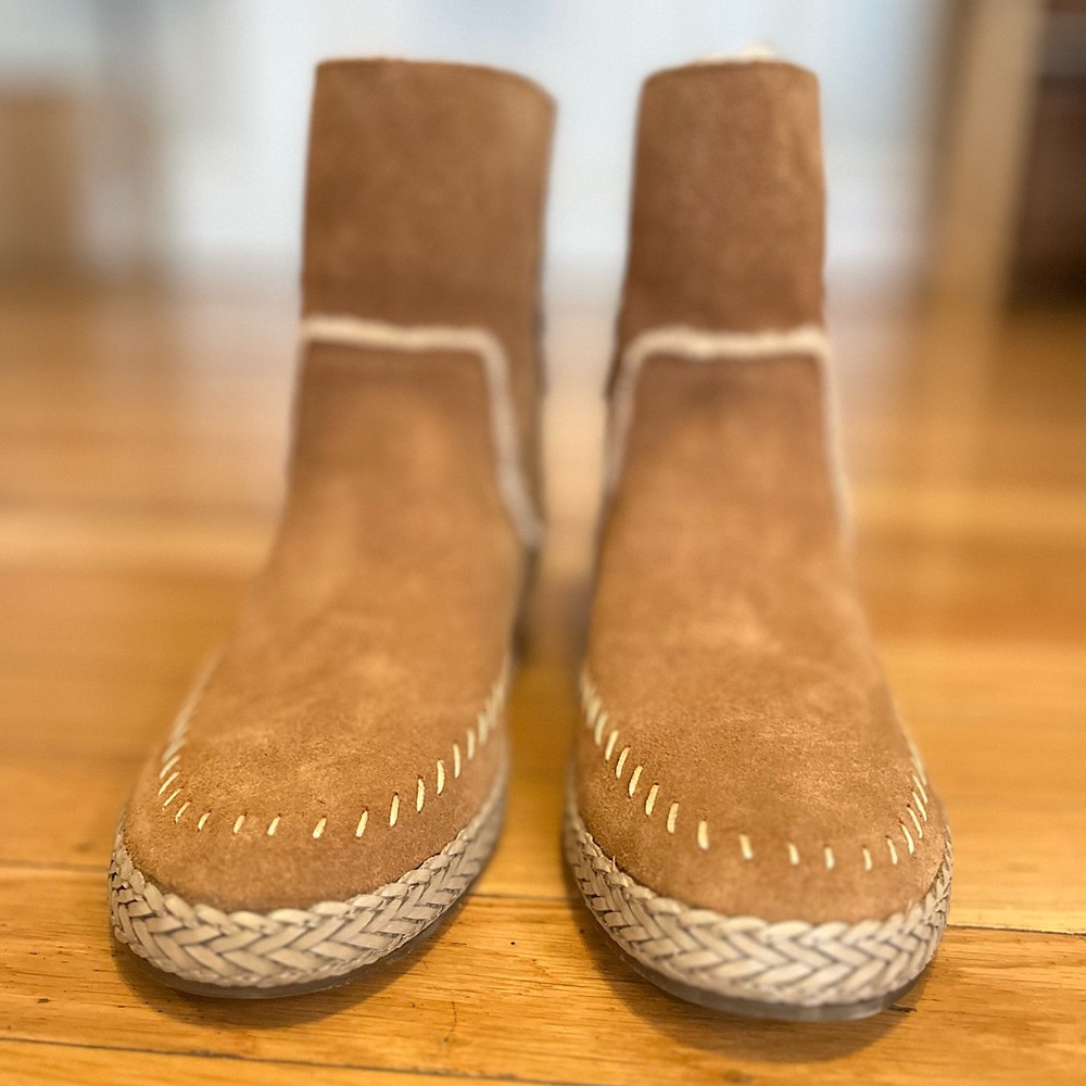 UGG Women’s Ailish Boot